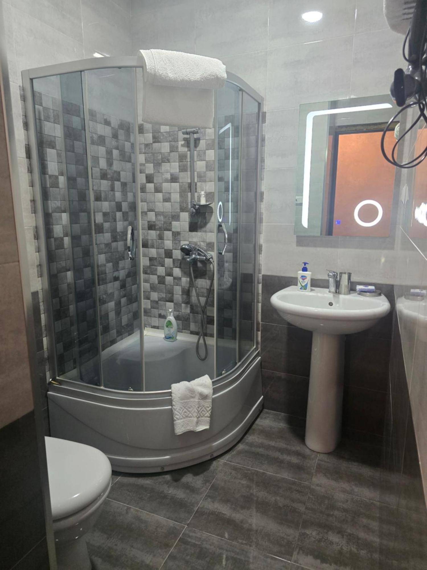 Apartment Roin Batumi Zewnętrze zdjęcie